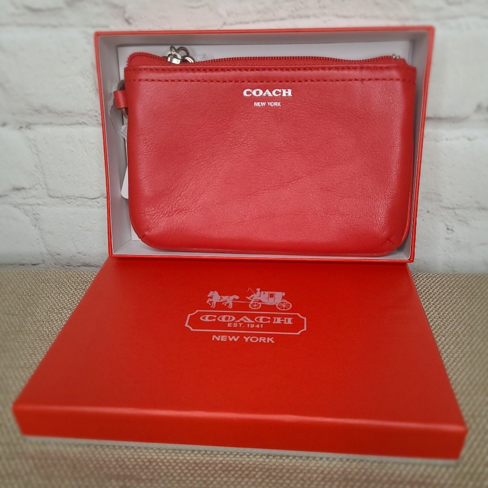 NWT - Coach Leather Wristlet (Small)